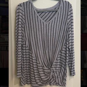 Westport gray & black top